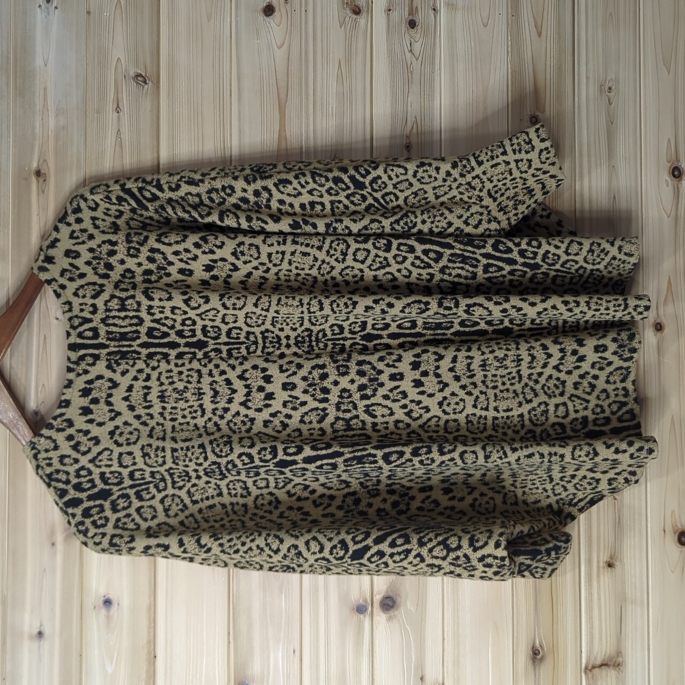 Chico's Top Womens XL Leopard Print Tie Front Shawl Size 3 - Picture 4 of 6